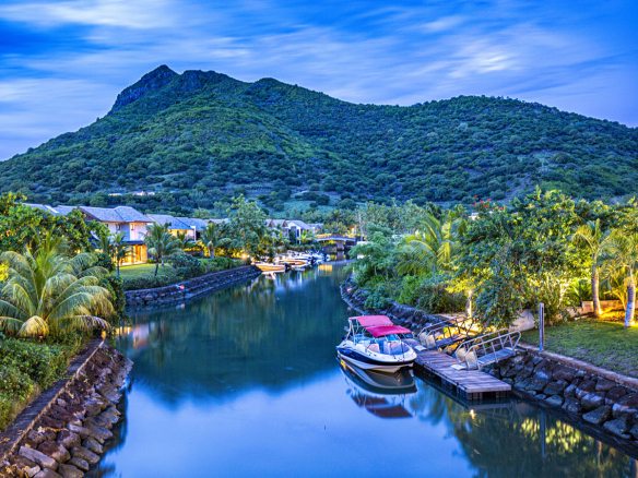 5 Bedroom Villa at the Balise Marina For Sale in Mauritius Luxury