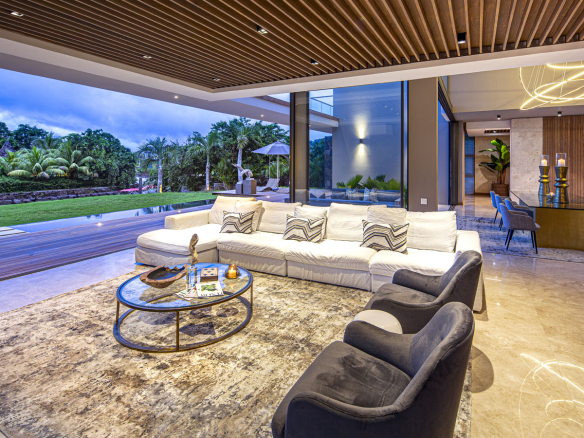 5 Bedroom Villa at the Balise Marina For Sale in Mauritius Luxury
