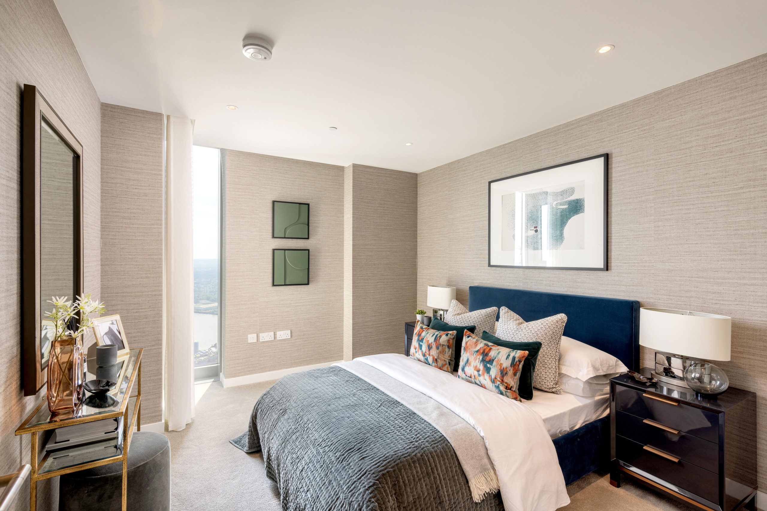 Landmark Pinnacle Property Apartment Studio for Sale London UK