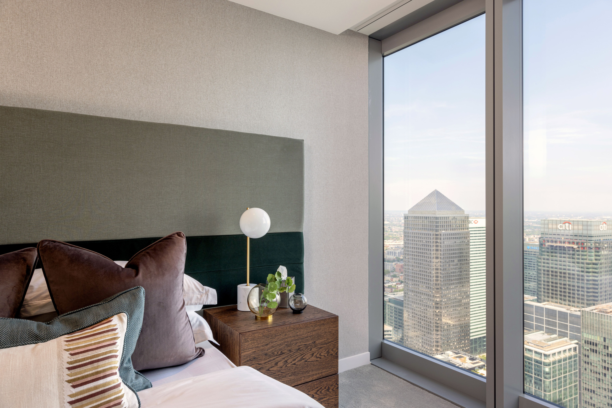 Landmark Pinnacle Property Apartment Studio for Sale London UK