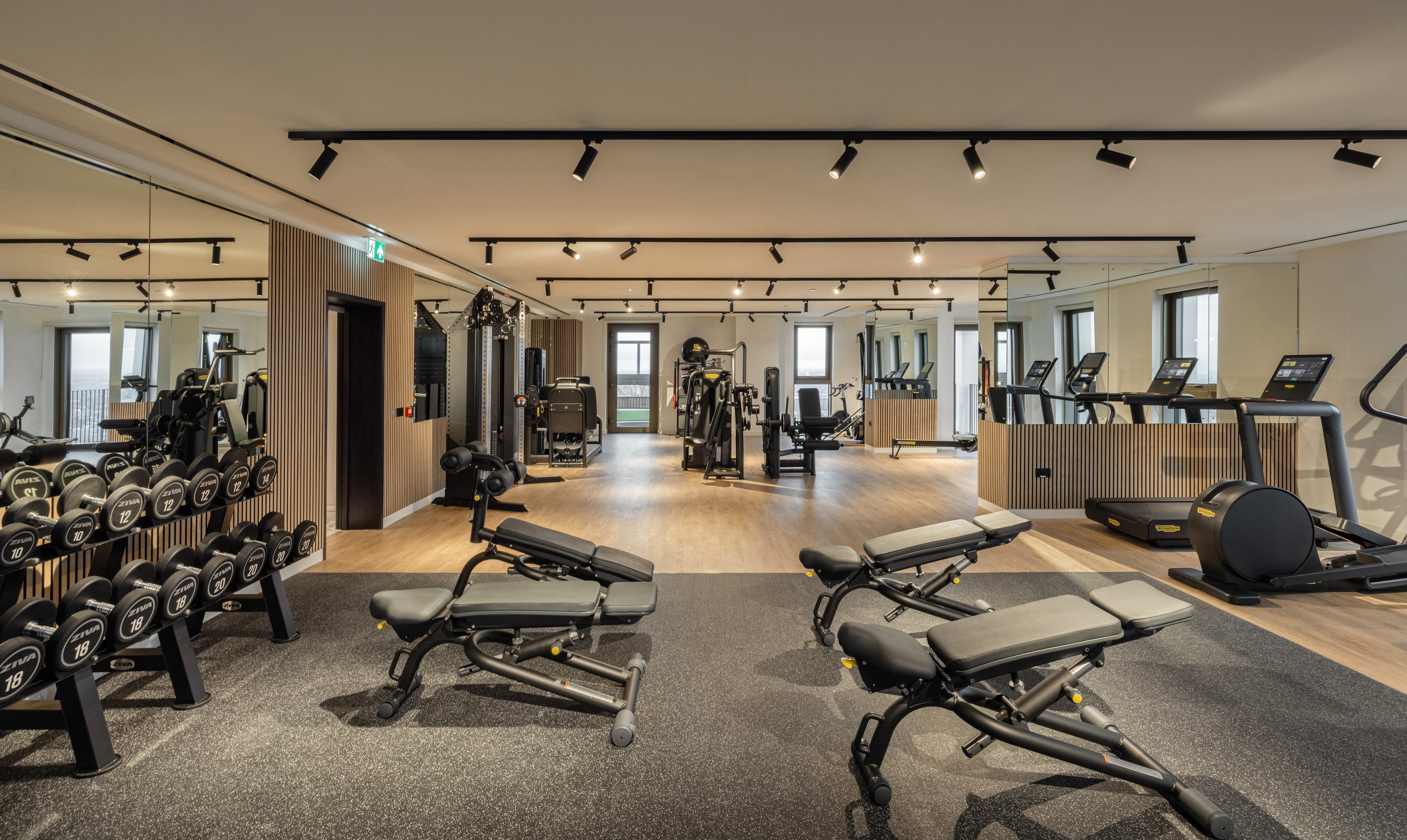 OTQ-Sky-Gym-037 V2 Penthouse – London, UK