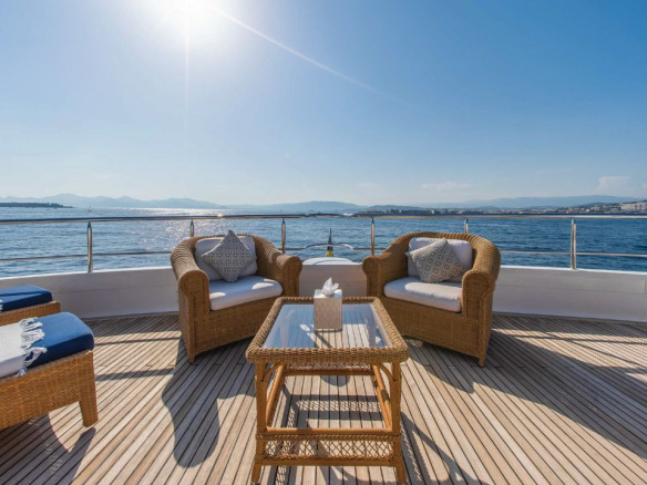 Yacht – Mediterranean Water